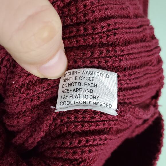 Amour Vert Ribbed Maroon Sweater Size Small - Picture 5 of 6